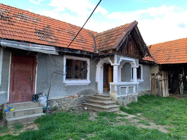 Casă cu 5 camere cu Teren 1020 Mp în Tetila
