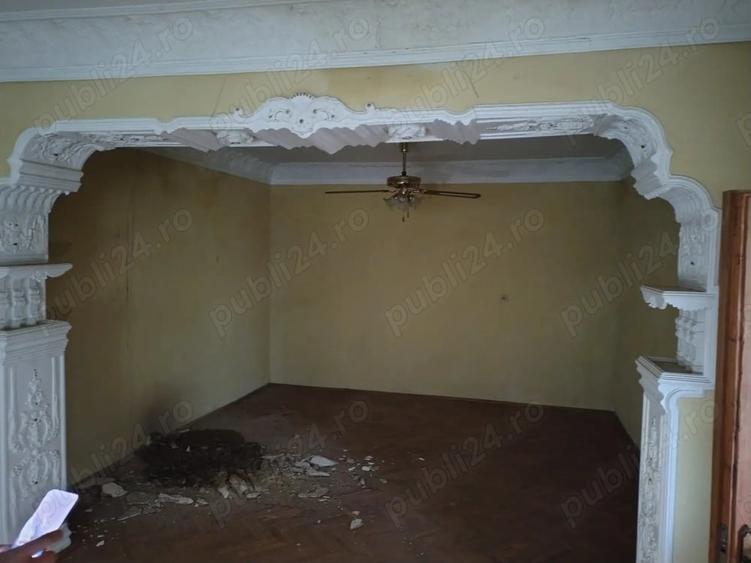 Casă cu 5 camere cu Teren 2500 Mp în Stejaru