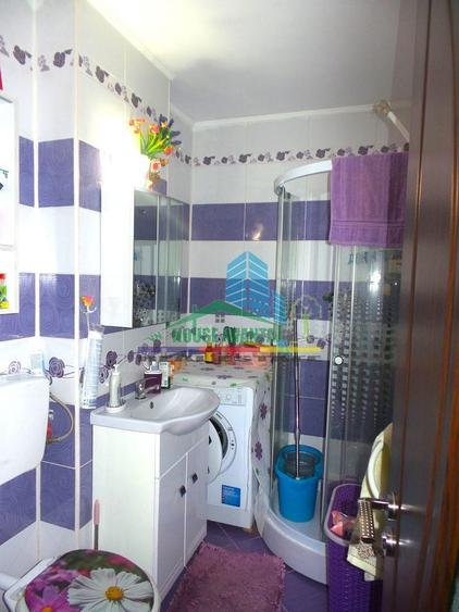 Apartament cu 6 camere decomandat în Central