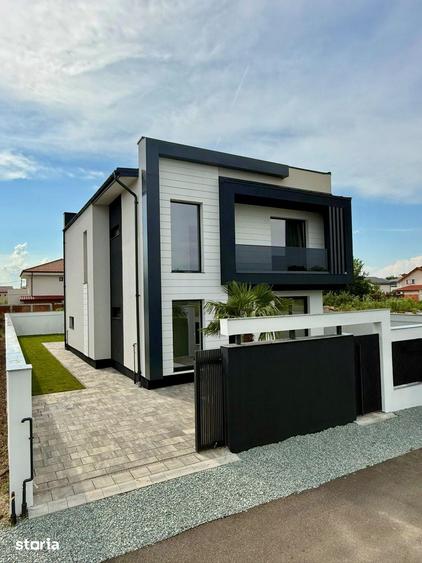 Casă cu 5 camere cu Teren 379 Mp în Central