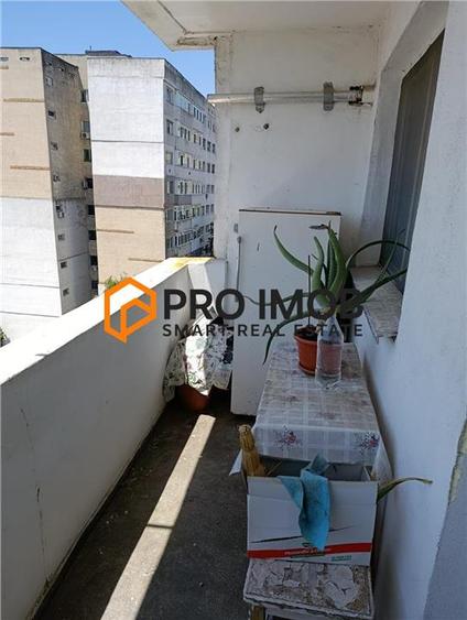 Apartament cu 3 camere decomandat în Micro 5