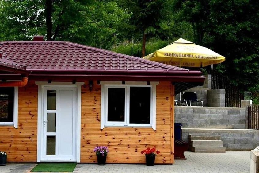 Casă individuală cu 5 camere cu Teren 15000 Mp în Vama