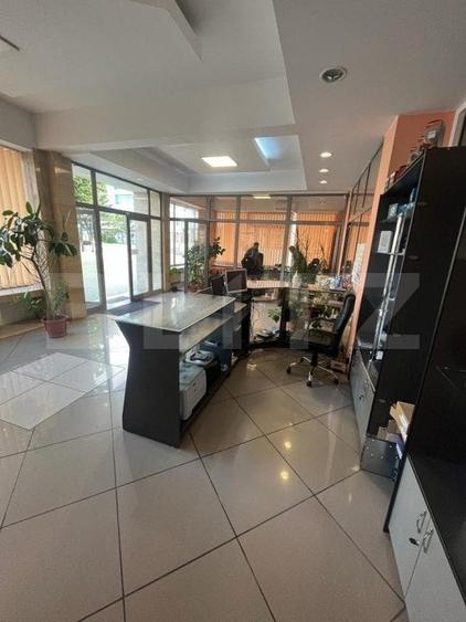 Spațiu comercial, de 274 mp, în Central