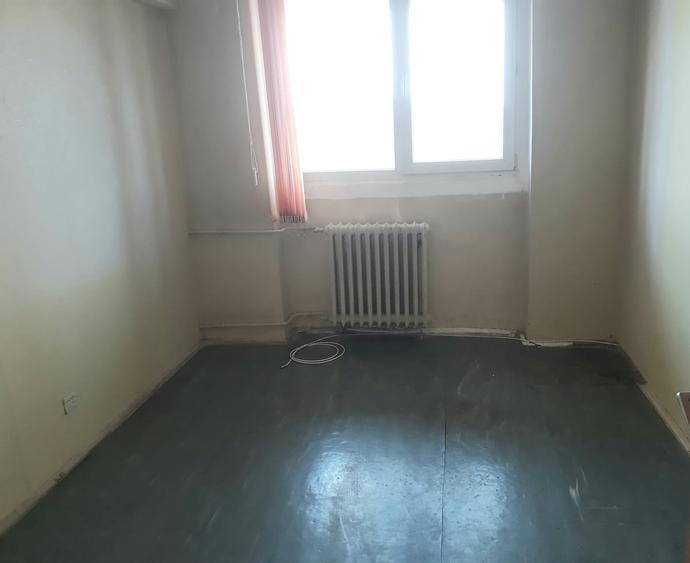 Apartament cu 3 camere decomandat în Pantelimon