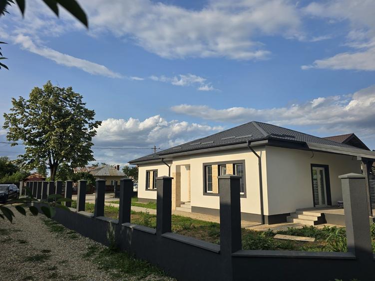 Casă cu 4 camere în Buriaș