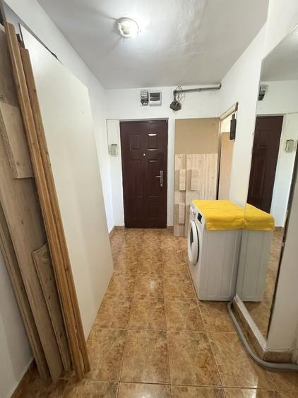 Apartament cu 2 camere nedecomandat în P-ța Doina