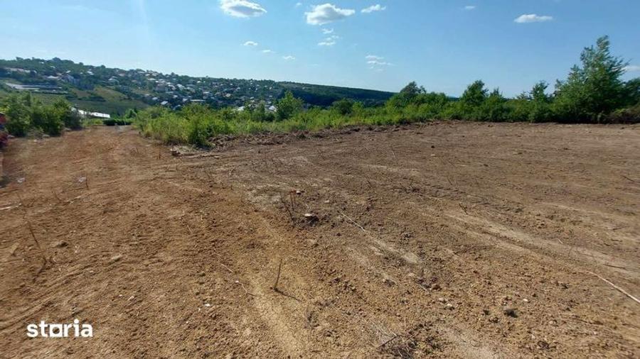 Teren de 1200 mp, în Tudor Vladimirescu