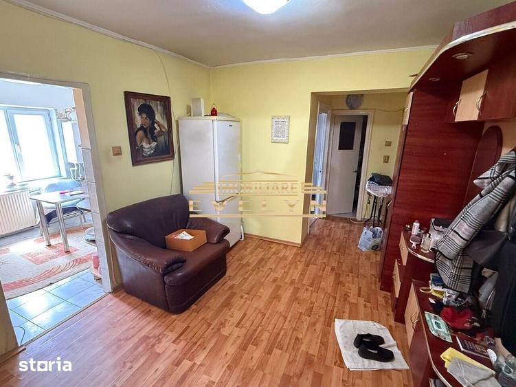 Apartament cu 3 camere decomandat în Central