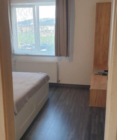 Apartament 3 camere, 71 mp ,zona Teilor - 11