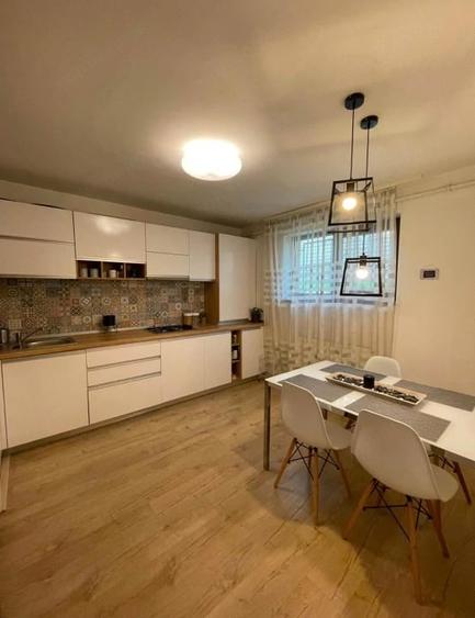 Apartament cu 2 camere semidecomandat în Cornitoiu