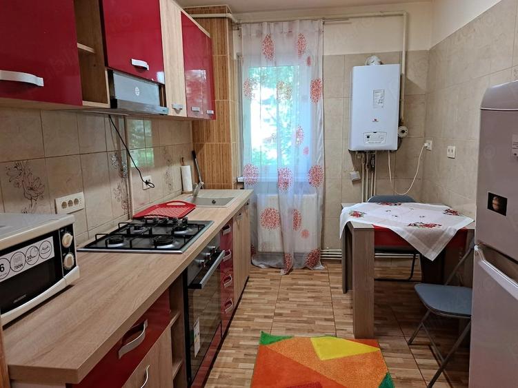 Apartament cu 2 camere semidecomandat în Griviței
