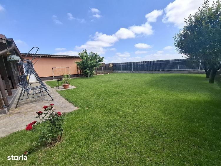 Casă cu 4 camere cu Teren 1000 Mp în Letea Veche