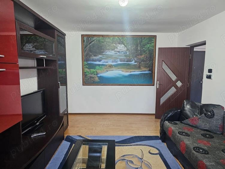 Apartament cu 2 camere decomandat în Petros