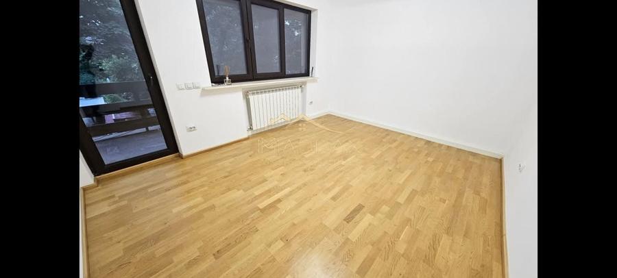 Apartament cu 4 camere în Domenii