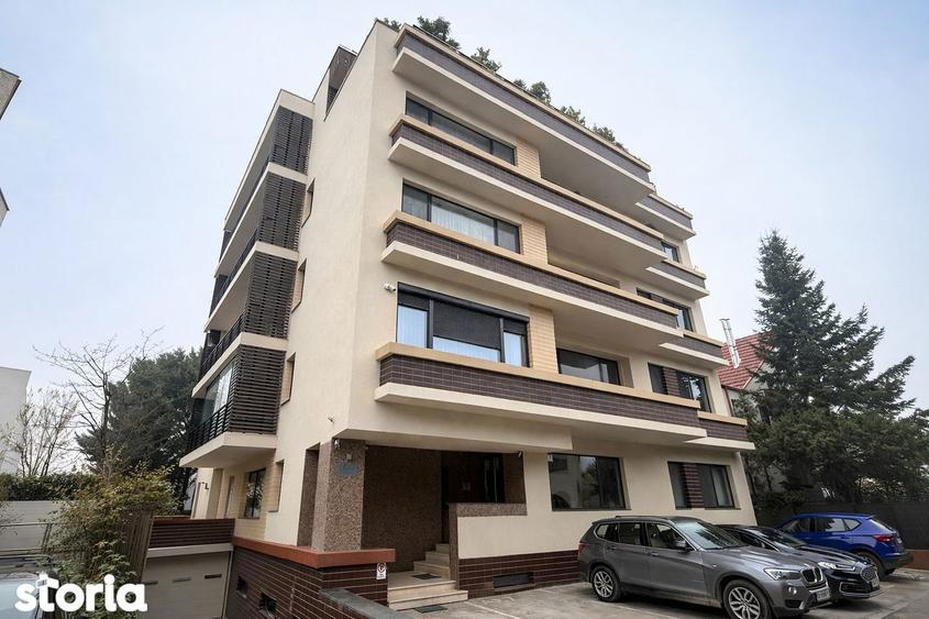 Apartament cu 4 camere, mobilat în Central