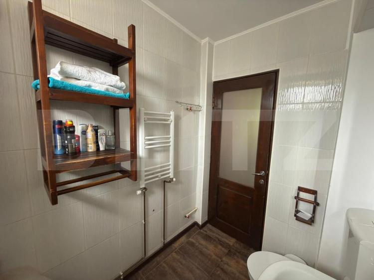 Apartament cu 3 camere decomandat, mobilat în Cina