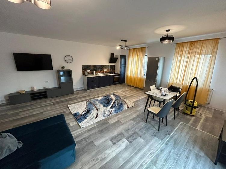 Casă individuală cu 3 camere cu Canalizare în Central