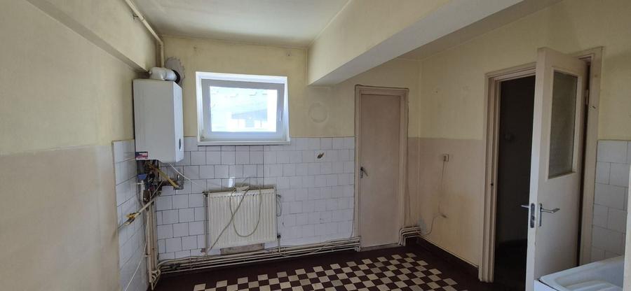 Apartament cu 4 camere decomandat în Ultracentral