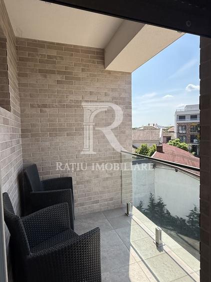 Apartament cu 3 camere decomandat, mobilat în Cantemir