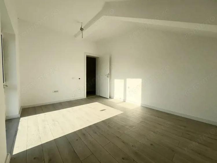 Casă cu 5 camere cu Teren 653 Mp în Giarmata