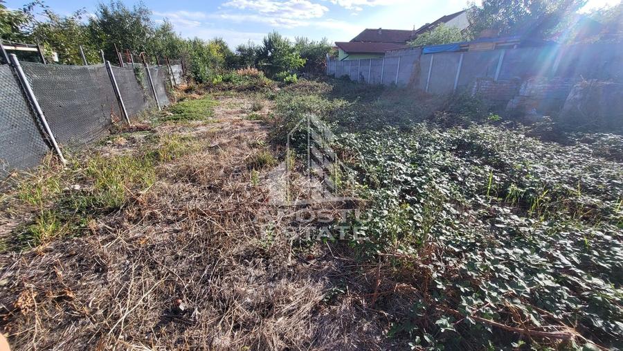 Casă individuală cu 5 camere cu Canalizare în Ghiroda