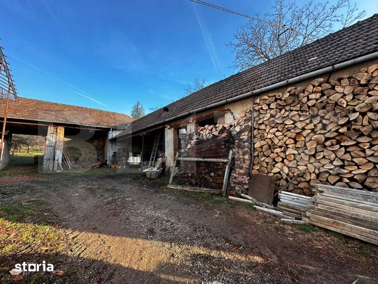 Casă cu 4 camere cu Teren 2500 Mp în Meseșenii de Jos