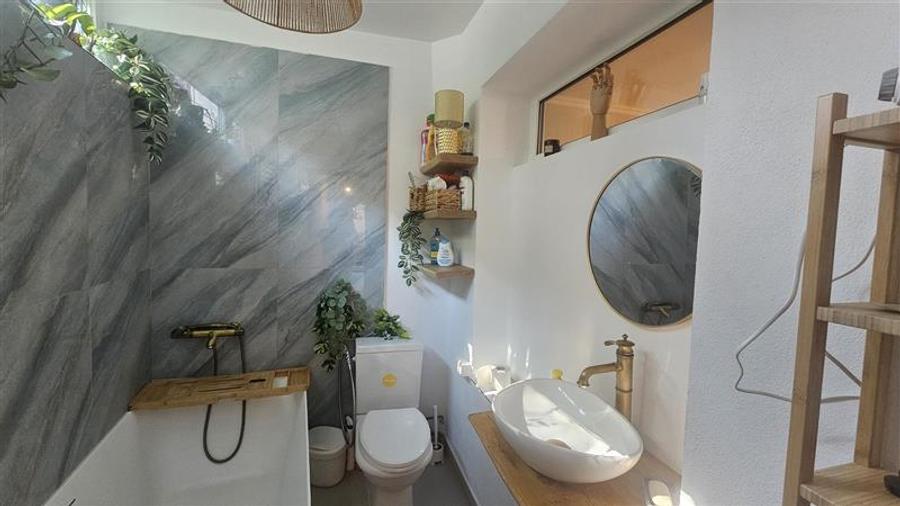 Apartament cu 6 camere decomandat, mobilat în Central