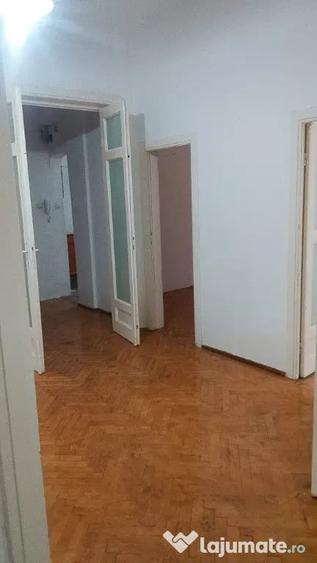 Apartament cu 3 camere decomandat în Universitate