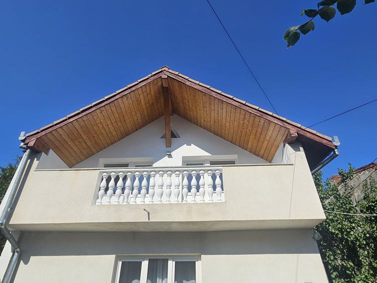 Casă individuală cu 5 camere cu Canalizare în Andrei Mureșanu