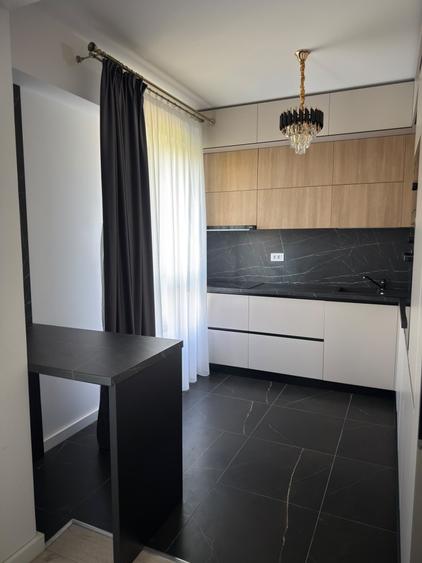 Apartament cu 3 camere decomandat, mobilat în Băneasa