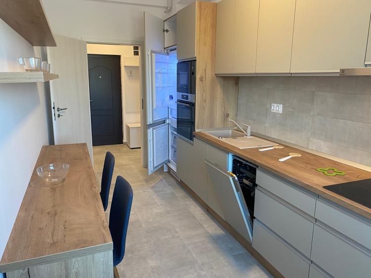 Apartament cu 2 camere decomandat în Mihai Bravu