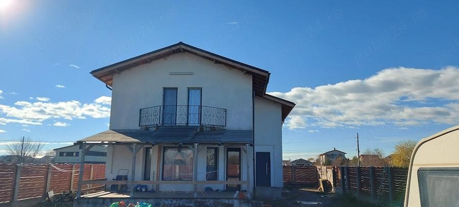 Casă individuală cu 5 camere cu Canalizare în Cornetu