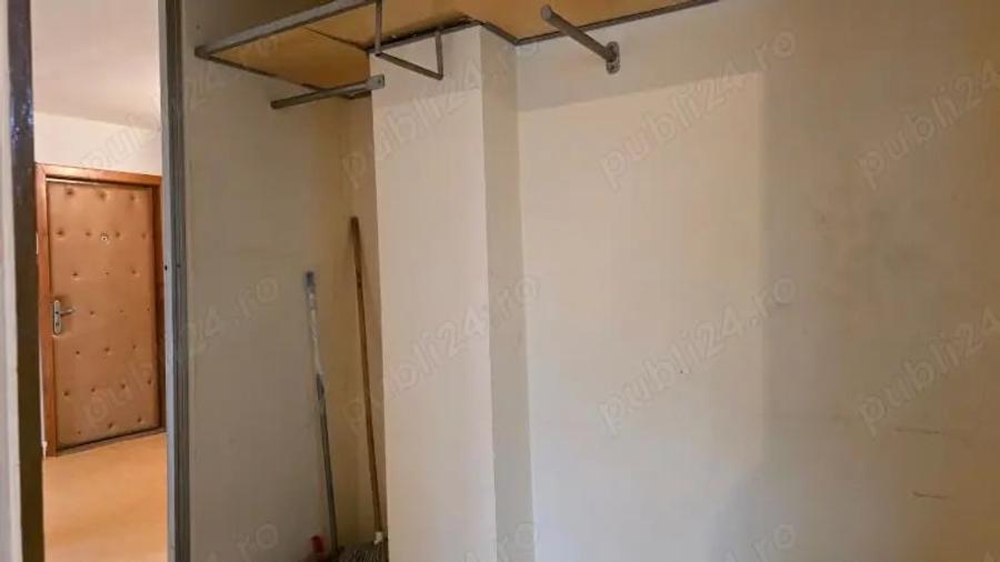 Apartament cu 3 camere decomandat în Micro 15