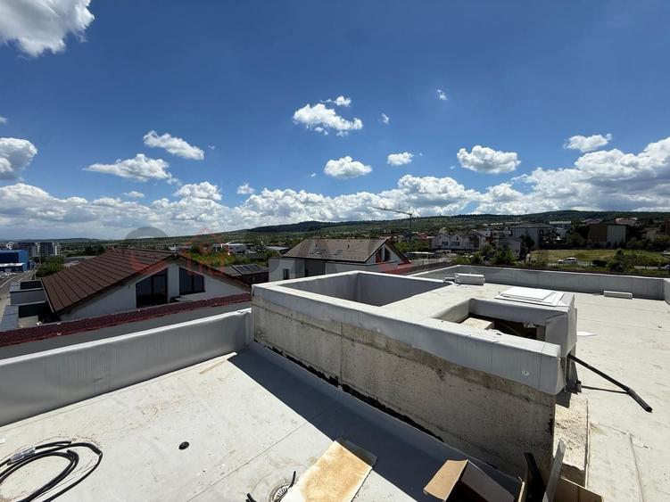Apartament cu 3 camere semidecomandat în Europa
