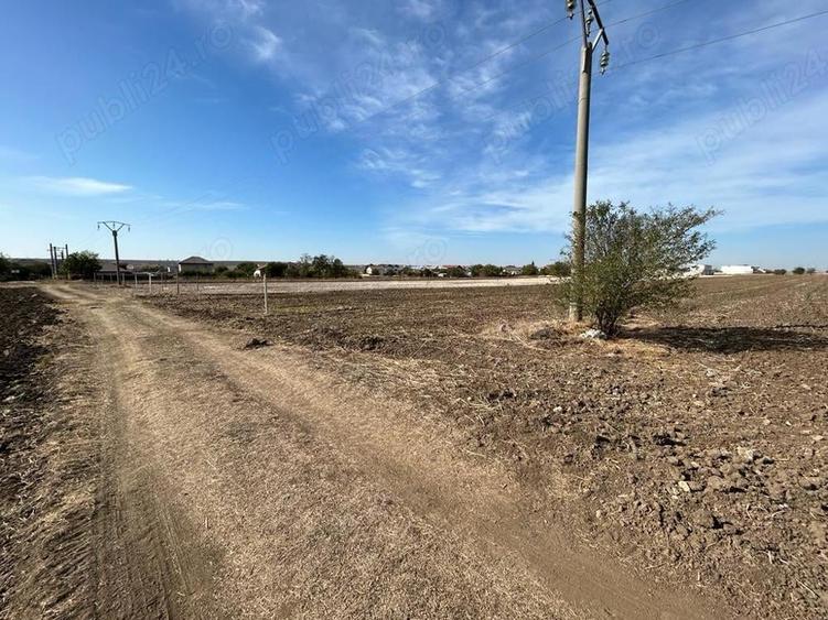 Teren de 2500 mp, în Valu lui Traian