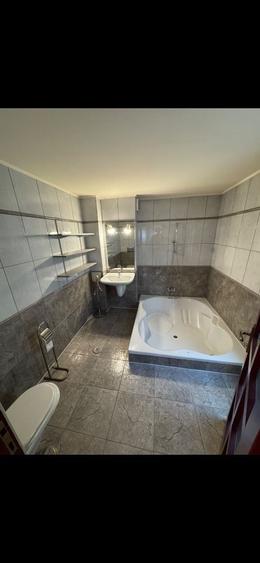 Casă cu 4 camere în Drumul Carului