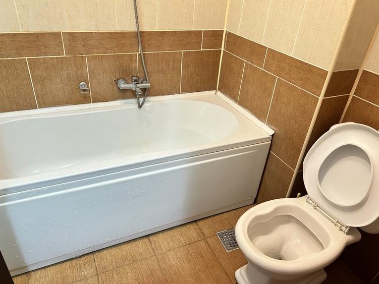 Apartament cu 3 camere decomandat în Tomis Nord
