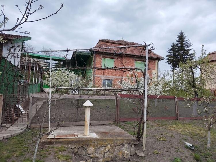 Casă cu 4 camere în Călărași