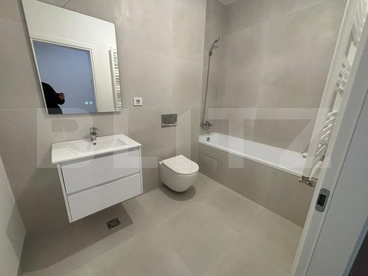 Apartament cu 2 camere decomandat în Baza 3