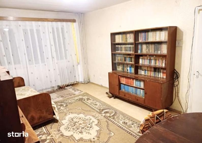 Apartament cu 3 camere decomandat în Buzaului