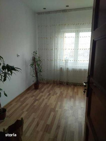 Apartament cu 3 camere decomandat în Grivița
