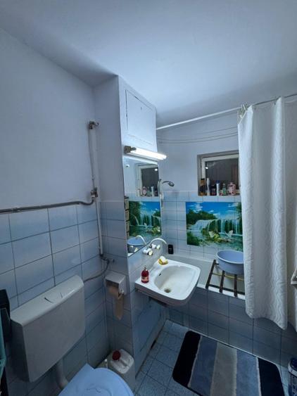 Apartament cu 2 camere decomandat, mobilat în Rovine