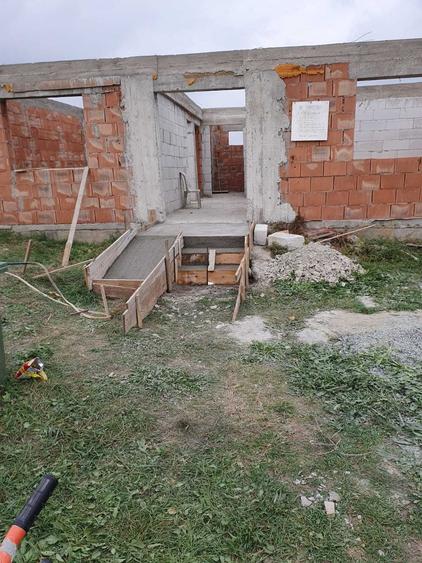 Casă cu 4 camere în Sud