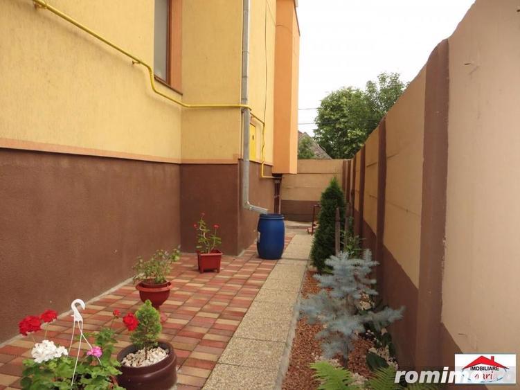 Casă cu 7 camere cu Teren 195 Mp în Semicentral