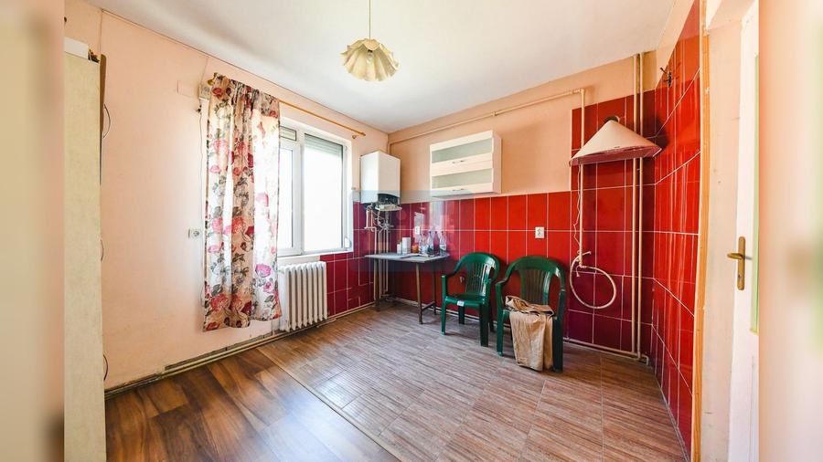 Casă cu 5 camere cu Teren 350 Mp în Iris