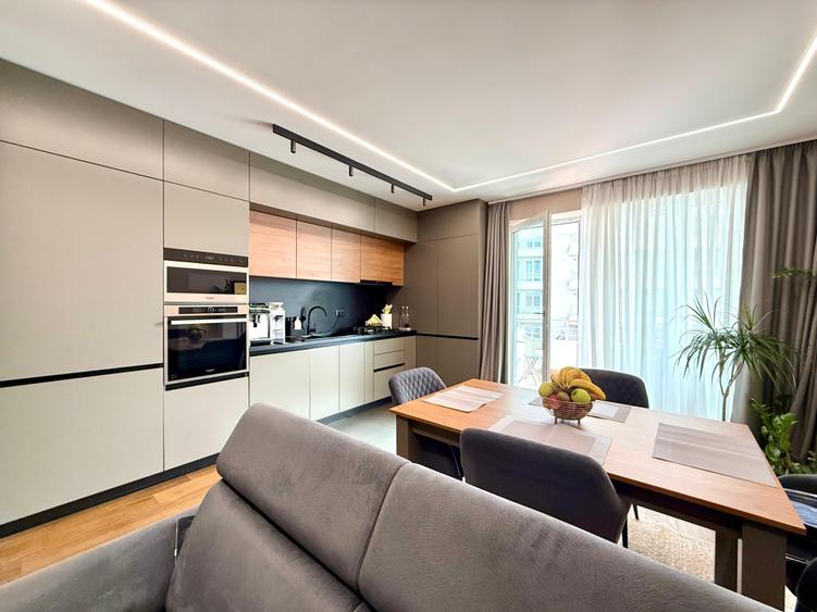 Apartament cu 3 camere decomandat, mobilat în Central