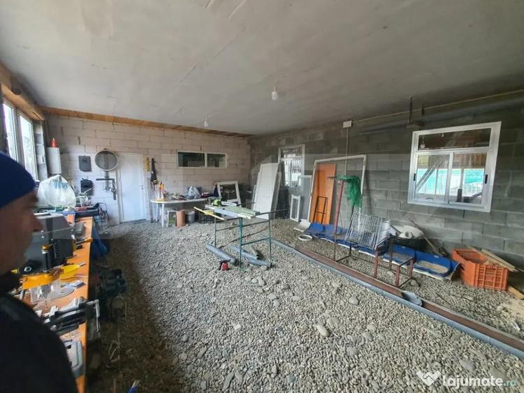 Casă cu 4 camere cu Teren 1500 Mp în Central
