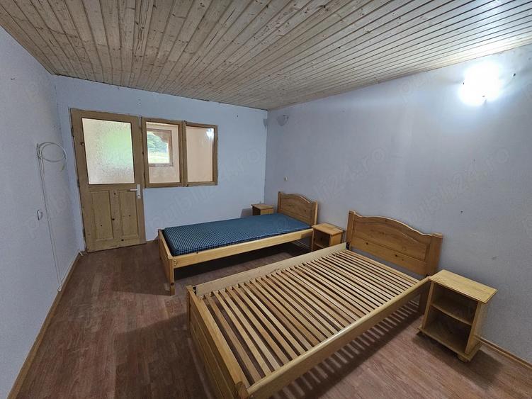 Casă cu 6 camere cu Teren 332 Mp în Arefu