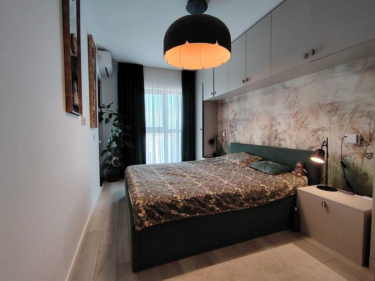 Apartament cu 5 camere decomandat, mobilat în P-ta Presei Libere