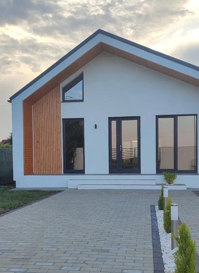 Casă cu Teren 490 Mp în Central